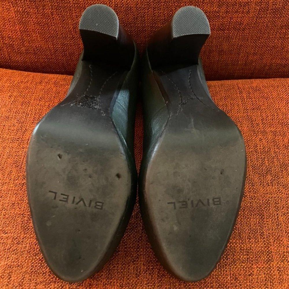 Biviel Green Leather T-strap Heels - Size 37 - Picture 8 of 10